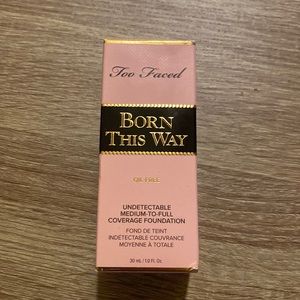 Too Faced Born This Way Foundation - shade vanilla
